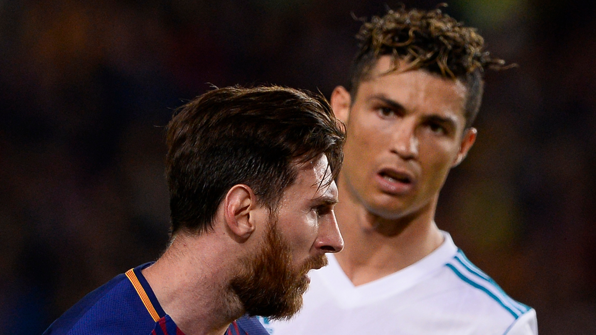 Ronaldo từng nhắn nhủ anh muốn Messi bước ra khỏi vùng an toàn