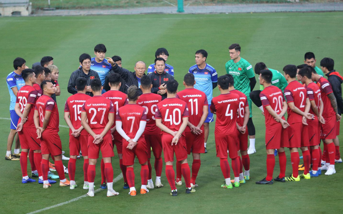 Hoãn V-League HLV Park Hang-seo sẽ có nhiều cơ hội để "cầm tay chỉ việc" cho các học trò