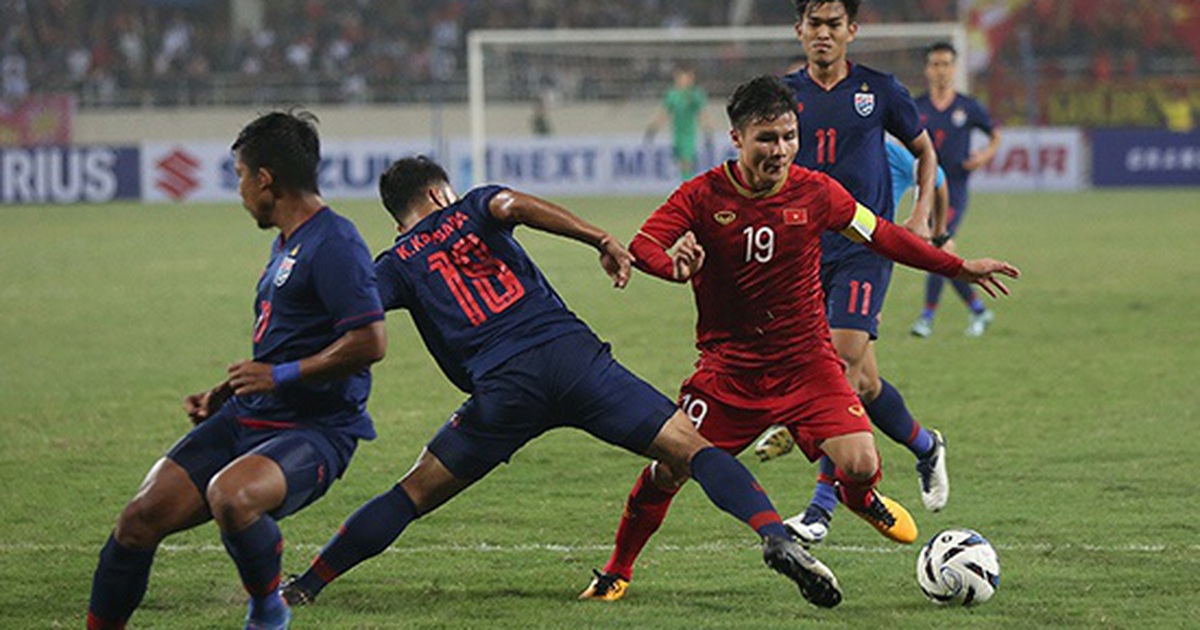 Tuyển Thái Lan thi đấu với Tuyển Việt Nam